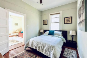 CLOSE 2 UPTOWN ZOO SLEEPS 5 & PET FRIENDLY WITH FEE